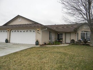 3905 Meadow Oak Way, Redding, CA 96002