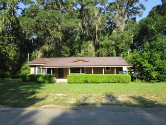 10688 NW Clay St, Bristol, FL 32321