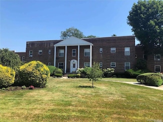 285 Central Ave Unit B-4, Lawrence, NY 11559