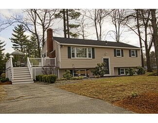 40 Parkwood Dr, Pepperell, MA 01463