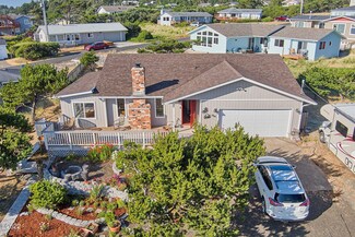 1914 NW Cruiser St, Waldport, OR 97394