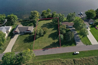 1245 137th Ave NW, Spicer, MN 56288