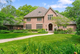 38W250 Burr Road Ln, Saint Charles, IL 60175