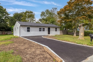 506 Scherger Ave, East Patchogue, NY 11772