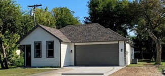 112 E Young St, Howe, TX 75459