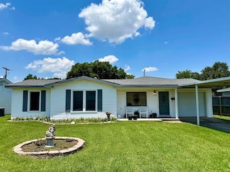 2218 7th St, Port Neches, TX 77651