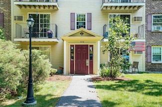 2 Autumn Leaf Dr Unit 20, Nashua, NH 03060