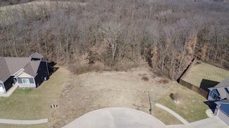 1514 Deer Run Dr, Knoxville, IA 50138
