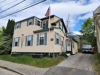 89 Oak St, Lewiston, ME 04240