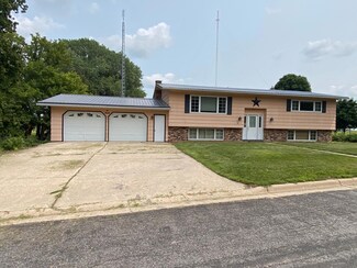351 5th St, Franklin, MN 55333