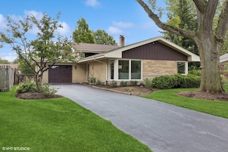 5771 Longview Dr, Countryside, IL 60525