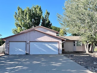 463 W Player Dr, Pueblo, CO 81007