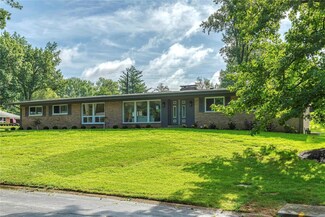 23 Nantucket Ln, Saint Louis, MO 63132