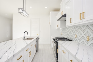 8700 Lanewood Dr, Houston, TX 77016