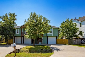 2205 Rimrock St, Kemah, TX 77565