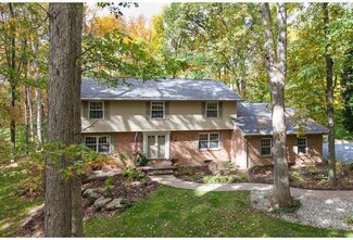 30 Lowell Dr, Reading, PA 19606