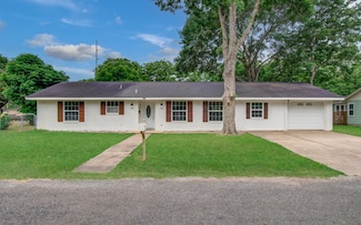 1722 Front St, Columbus, TX 78934