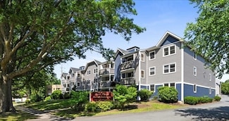 1216 Vfw Pkwy Unit 47, West Roxbury, MA 02132
