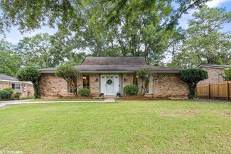 4204 Woodcliff Dr S, Mobile, AL 36693