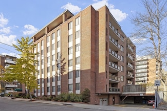 30 Stearns Rd Unit 302, Brookline, MA 02446