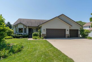 1533 La Mar Dr, North Mankato, MN 56003