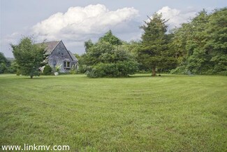 34 Looks Pond Way, Vineyard Haven, MA 02568