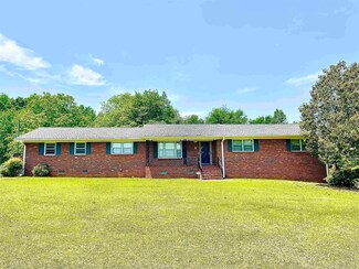 904 Mcabee Rd, Spartanburg, SC 29306