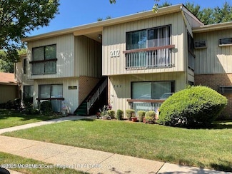 202 Covered Bridge Blvd Unit F, Manalapan, NJ 07726