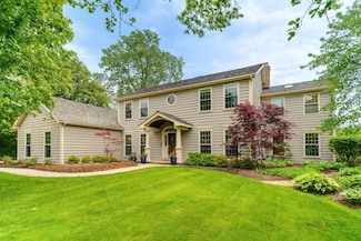 1602 Wickham Ct, Libertyville, IL 60048