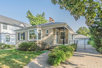 6941 N Monon Ave, Chicago, IL 60646