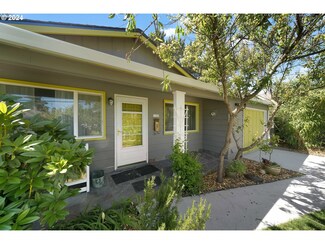 1103 NE 80th Ave, Portland, OR 97213