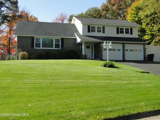 2040 Lisa Ln, Schenectady, NY 12303