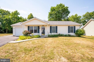 358 Close Dr, Martinsburg, WV 25404