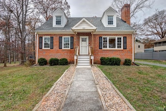 305 Valleywood Dr, Forest, VA 24551