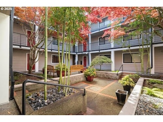 6600 SE Division St Unit 304, Portland, OR 97206