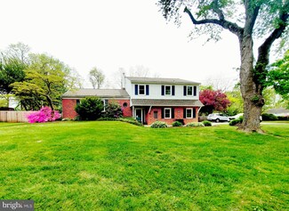 405 Falcon Ln, West Chester, PA 19382