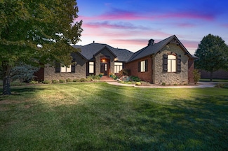 2306 N Lindsay Cir, Wichita, KS 67228
