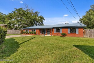 4406 Shelia Cir, Moss Point, MS 39563