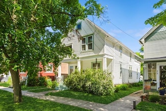 817 Harrison Ave, Saint Joseph, MI 49085
