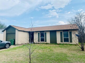 2318 Idlewood Dr, Arlington, TX 76014