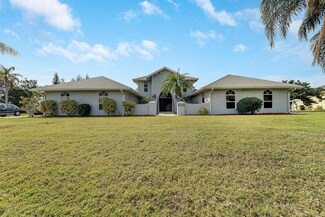 2042 SE Allamanda Dr, Port Saint Lucie, FL 34952