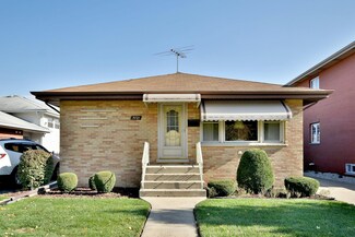 3721 Scott St, Schiller Park, IL 60176