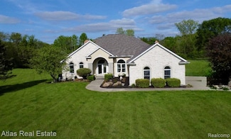 5415 Walker Rd, Davison, MI 48423