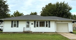 411 E Bates St, La Plata, MO 63549