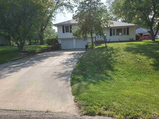 4119 NE Wenonah Rd, Topeka, KS 66617