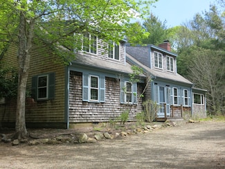 26 Manaquayak Rd, Vineyard Haven, MA 02568