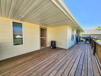 1405 Sunrise Dr, Norfolk, NE 68701