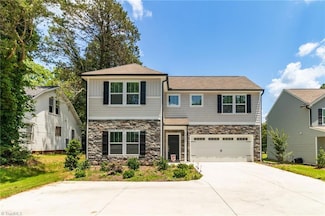 4627 Shattalon Dr, Winston-Salem, NC 27106