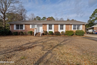 1007 Henderson Dr, Jacksonville, NC 28540