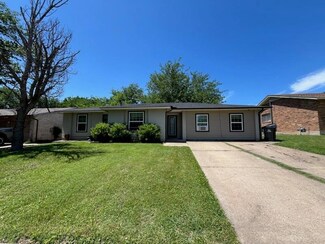 2600 Cottonwood St, Arlington, TX 76014